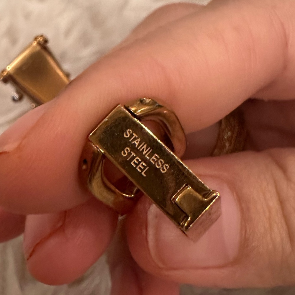 🎀 Pink Gucci Watch Rose Gold vintage designer watch GG watch bracelet watch - Picture 10 of 17